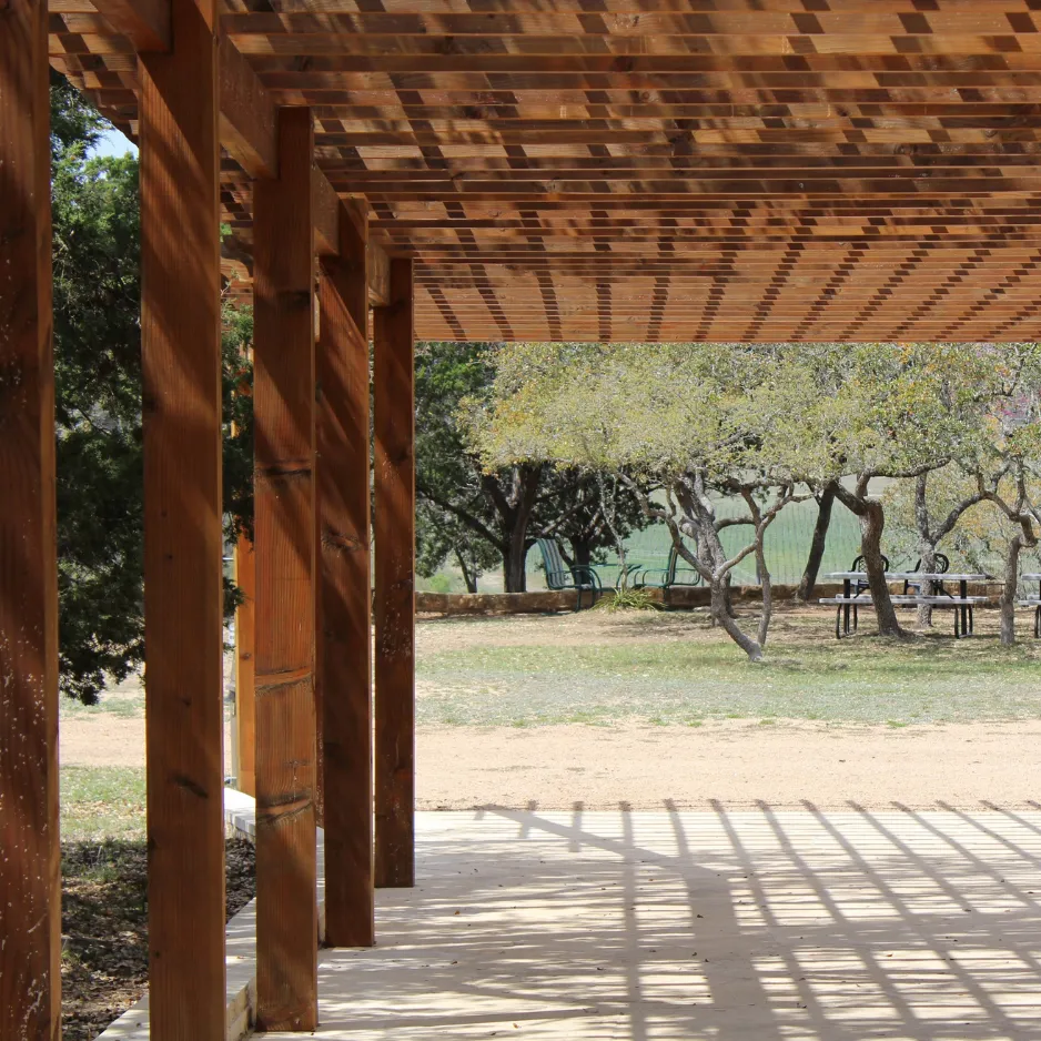 Réalisation de pergola bois sur mesure dans le Var